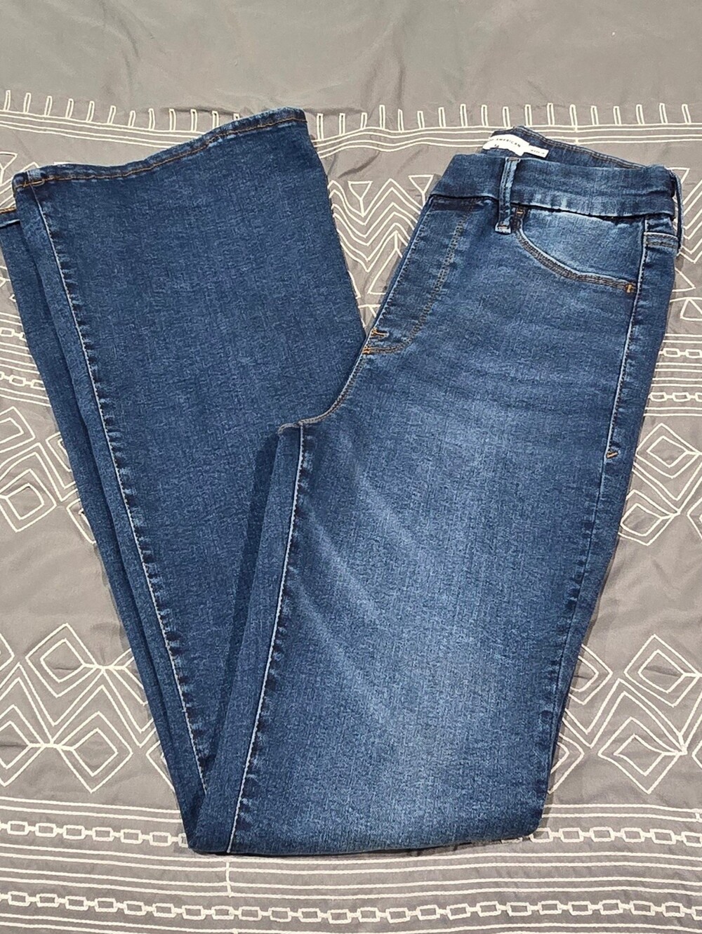 Good American Power Stretch Pullon Flare Jeans Size Medium